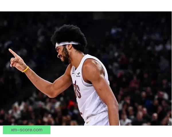 小米切尔突破肘击格雷姆斯面部被判一级恶意犯规